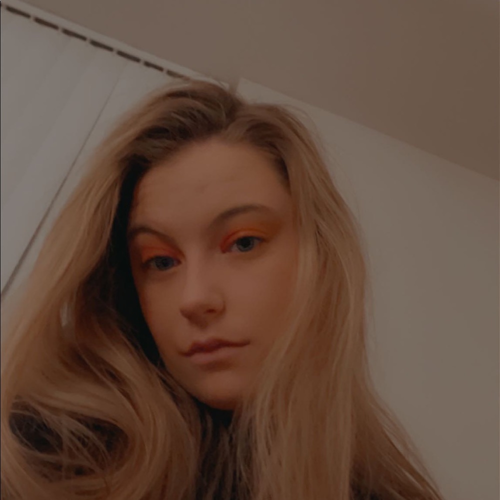 Meet your Posher, Hayley